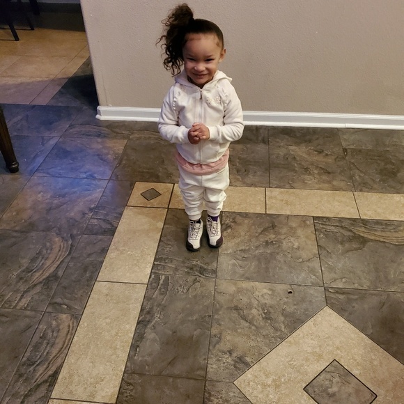 Meet your Posher, Carlos - Picture 1 of 1